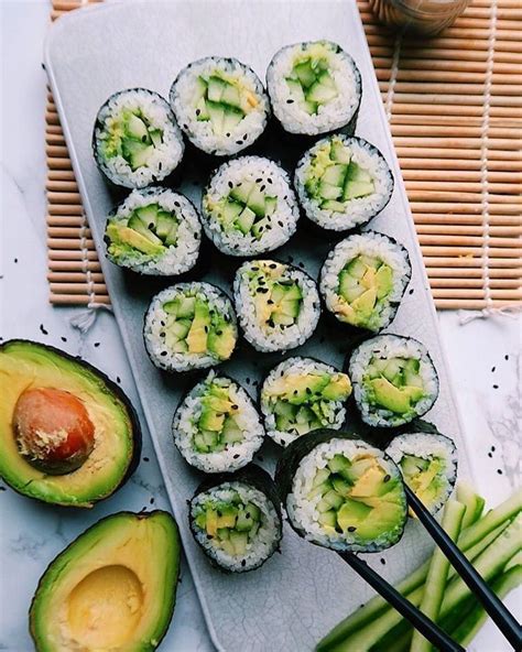 Pin By Ange Boua On Sushi Aesthetic Food Food Goals Vegan Sushi Rolls