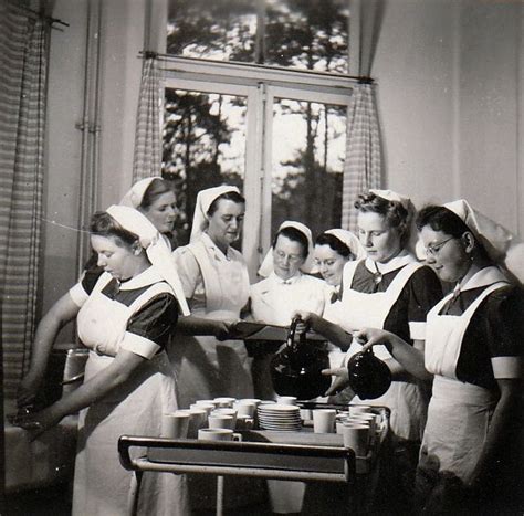 De vries kan helemaal niets. Uit het album van Rie Groenewold (2) - Sonnevanck en ...