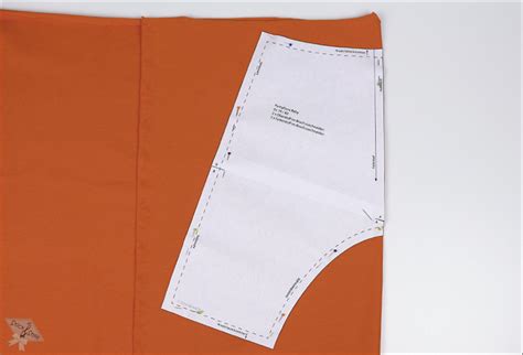 Niedliches papierschnittmuster von leni pepunkt für eine kinderhose mit kurzanleitung und 5 webetiketten ist im großformat gedruckt und kann direkt ausgeschnitten werden. Schnittmuster Kostenlos Hose Kinder
