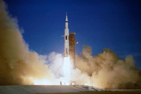 Apollo 8 Nasas First Moonshot Was A Bold And Terrifying Improvisation