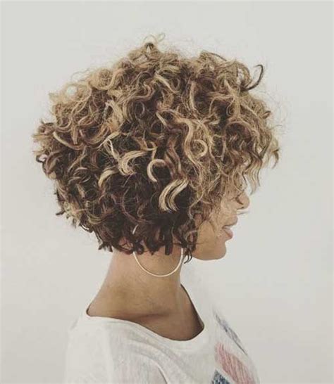 Short Curly Hairstyles 2024 10 Trendy Short Curly Haircuts Ladylife