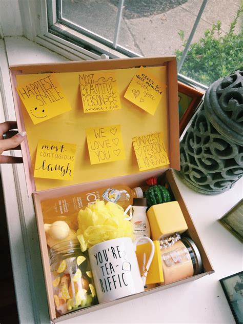 See more ideas about diy gifts, diy birthday gifts, boyfriend gifts. #yellow #vsco #boxofhappiness | Sunshine gift, Diy ...