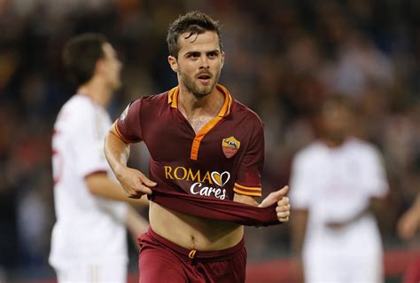 Pjanic could fit nicely in the barcelona midfield, but he's 30 years old and won't help this team meaningfully for several years when they need to get younger across the squad. Manchester United set to battle Liverpool for Roma midfielder Miralem Pjanić