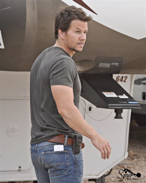 Pin By Michelle Babeles On Mark Wahlberg Mark Wahlberg Actor Mark Wahlberg Celebrities Male