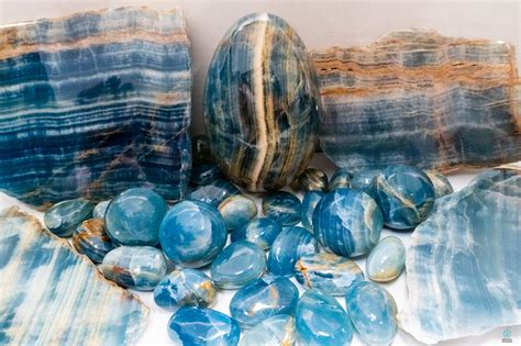 Blue Onyx Meanings And Crystal Properties The Crystal Council