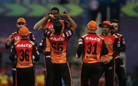 Jason holder carves his shot to point boundary and rcb are out of ipl 2020. 10 Hilarious memes from RCB vs SRH, Eliminator - India pro us
