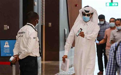 قطر تعيد فرض الكمامات في الأماكن العامة