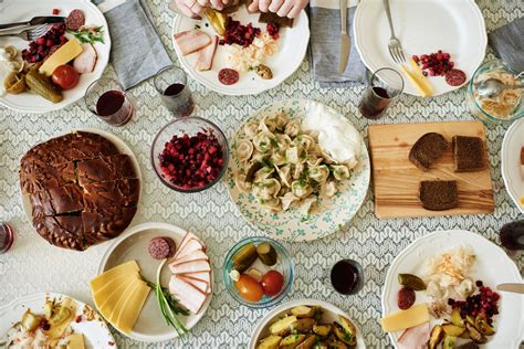I can't drink juice without a _. Russian Dinner Foods and Traditions