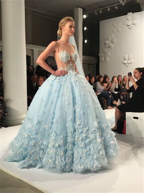 Light blue wedding dress or dark blue? Randy Fenoli Bridal trouwjurken | New Styling