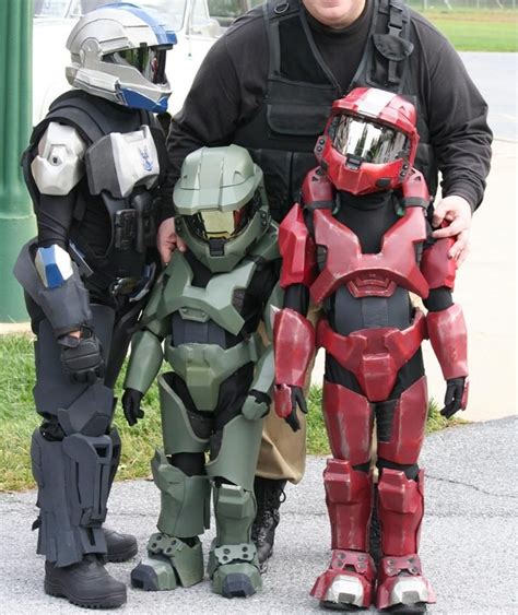 Did You Know That There Is Such A Thing As A Full Size Adult Halo Master Chief Halo Cosplay