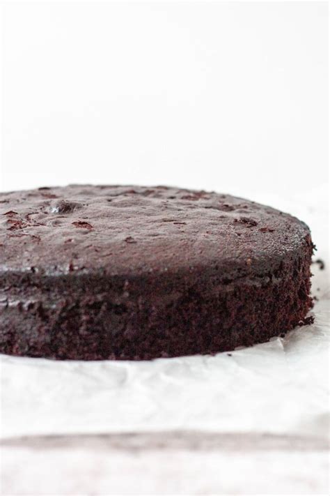 Sturdy Yet Moist And Fluffy Chocolate Cake Bakeologie