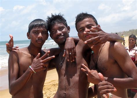 Three Friends Img2030b Crazy Sri Lankan Guys At The Bea Flickr