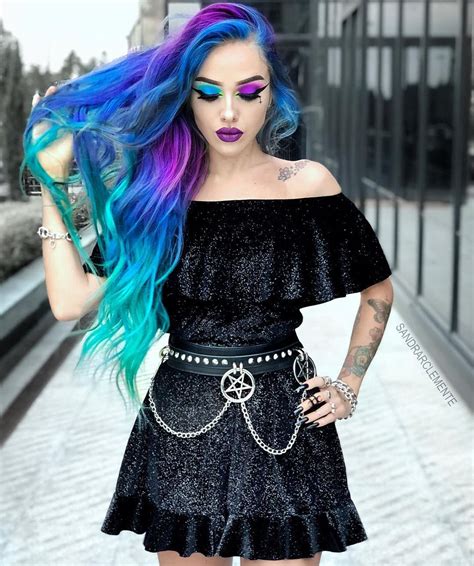 Flat, monotonous colors gave way to multidimensional dye jobs. What's your favorite hair color? 🦋🖤 • ️Playsui | Hair ...