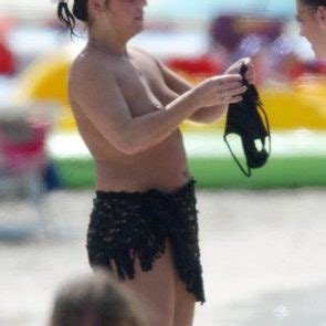 Fat Jessie Wallace Topless In The Caribbean Team Celeb