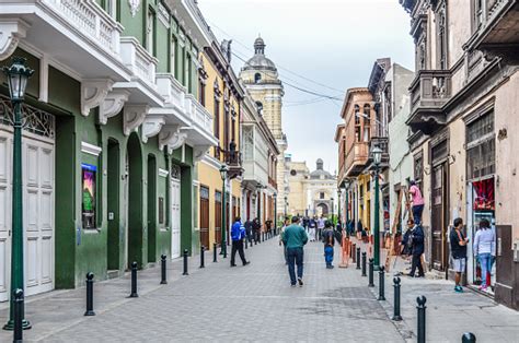 Las Calles De Lima Perú Foto De Stock Y Más Banco De Imágenes De Aire