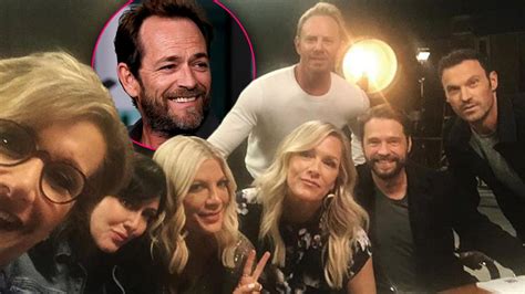 ‘beverly Hills 90210 Cast Reunites After Luke Perrys Death