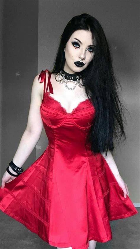 Pinterest Gothic Fashion Gothic Outfits Hot Goth Girls