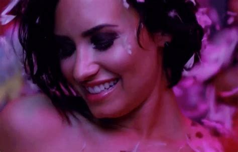 10 Sexy Demi Lovato Moments From Steamy Cool For The Summer Video