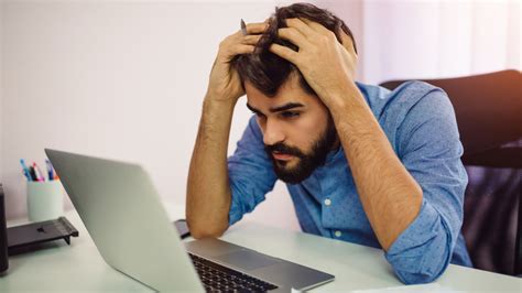 Stres w pracy przyczyny objawy skutki jak sobie radzić