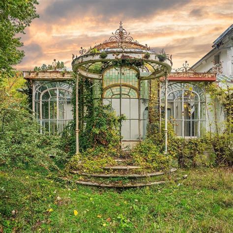 Beautiful Abandoned Places Compartilhou Uma Publicação No Instagram