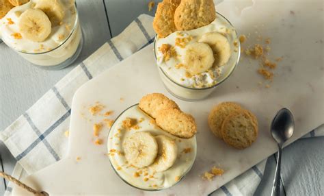 In a bowl, combine the milk and pudding mix and blend well using a handheld electric mixer. Paula's Best Southern Banana Pudding Recipes - Paula Deen