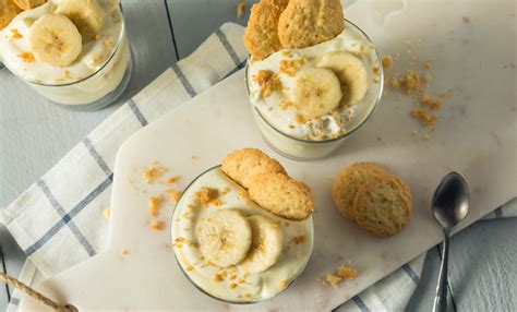 In a bowl, combine the milk and pudding mix and blend well using a handheld electric mixer. Paula's Best Southern Banana Pudding Recipes - Paula Deen