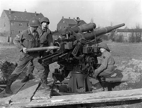 Us Troops With 88mm Flak History War History Pictures Military Tactics