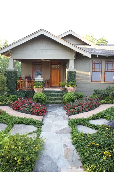 20 Craftsman Style Homes With Timeless Charm Front Yard Landscaping