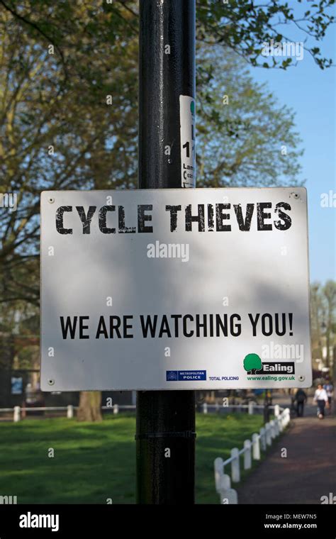 Metropolitan Police Sign Warning Cycle Thieves That They Are Being