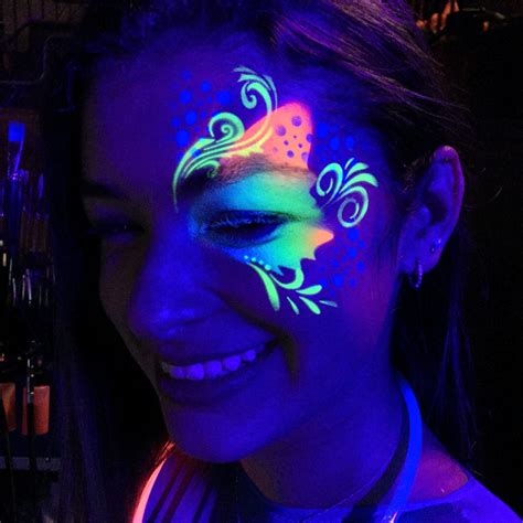 10 Fashionable Glow In The Dark Face Paint Ideas 2023