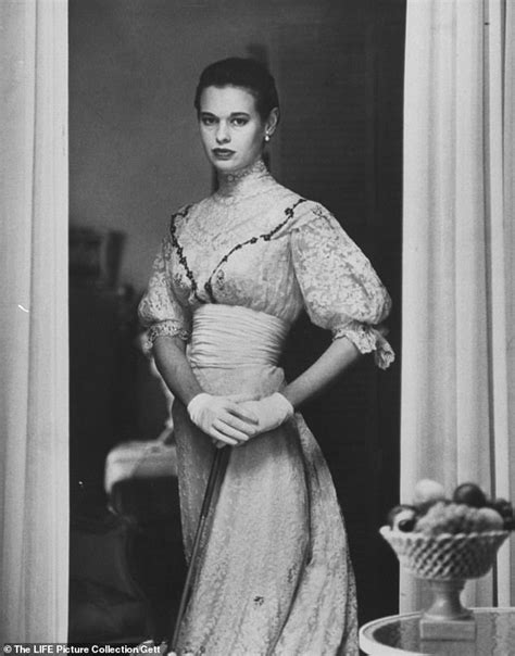 Gloria laura vanderbilt was only 10 when she became an unwilling tabloid sensation. Last of a dynasty: The story behind 'poor little rich girl ...