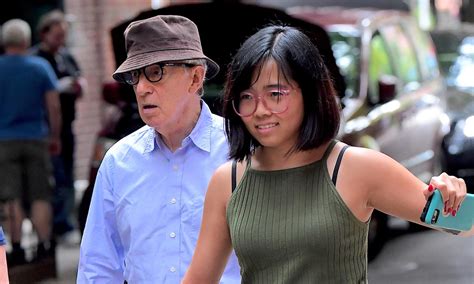 Bechet La Hija De Woody Allen Ayudante De Producción En El Filme Que