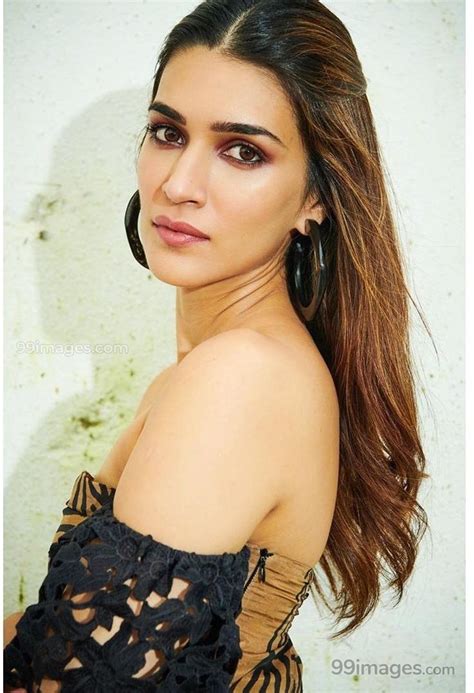 70 Kriti Sanon Hot Hd Photos And Wallpapers For Mobile 1080p 739x1080 2020