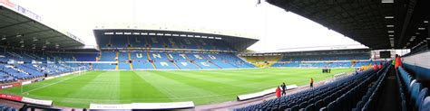 Leeds remain without captain liam cooper, who is still suspended after his red card in the shock win at manchester city. Leeds United vs Manchester United at Elland Road on 24/04 ...