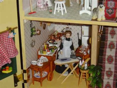 Esta lujosa y espaciosa casa de muñecas, es el sueño de toda niña, ofreciendo 3 pisos, 5 habitaciones; Casa de muñecas - Miniaturas - YouTube