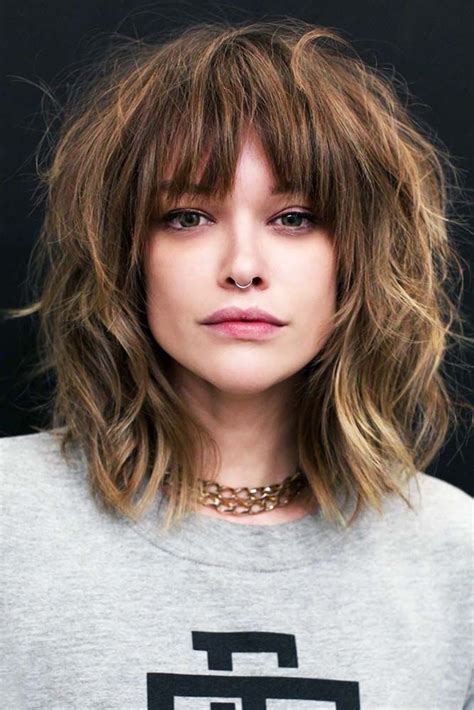 26 Medium Hairstyles With Curtain Bangs Hairstyle Catalog