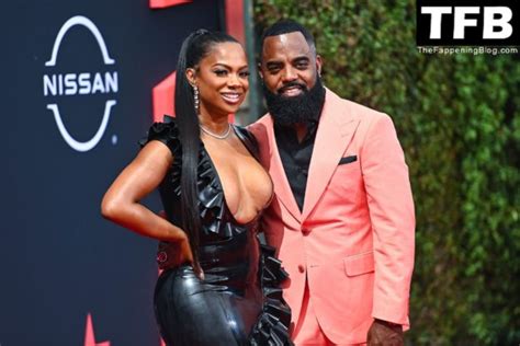 Kandi Burruss Flashes Her Areola At The Bet Awards In La