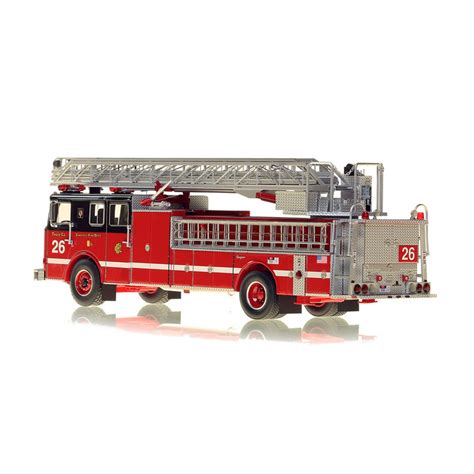 Chicago Fire Department Truck 26 1995 Seagrave 100 Ladder