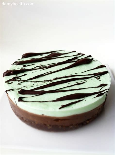 You try walking through the kitchen daily without grabbing a piece, it's nearly impossible. Raw Mint Fudge Oreo Cake