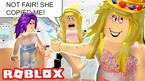 SHE WENT ON STAGE NAKED BECAUSE I COPIED HER OUTFIT Roblox Prank