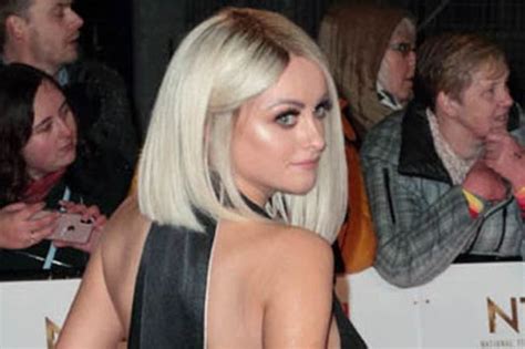 Coronation Streets Katie Mcglynn Flashes Major Sideboob In Seriously