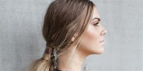 10 Easy And Gorgeous Ways To Make Your Ponytail Look Incredible Twist