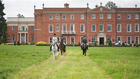 Dine and Ride - 5 Star Hotels With Horse Riding Facilities On Site
