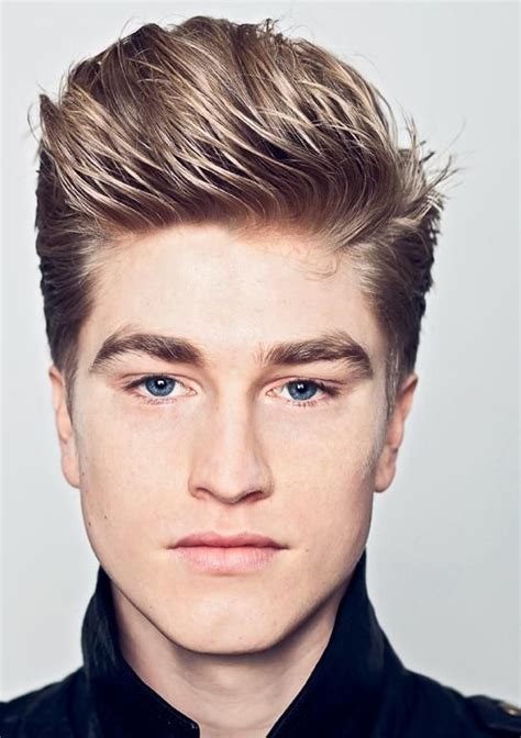 Men with long wavy hair have the added advantage of having their own natural waves to the hair, which adds edgy and asymmetric cuts suit men's wavy hair like clove. The Wavy Squre Quiff Hairstyle ht6 Wavy Quiff Hairstyles ...