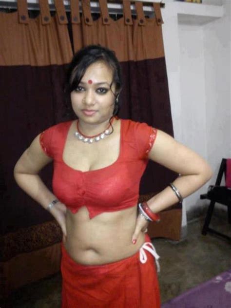 Sexy And Busty Indian Girl Hot Photos ~ Indian Actress Spicy