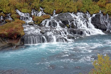 Hraunfossar Island Diese Ungewöhnlichen Wasserfälle Werde Flickr
