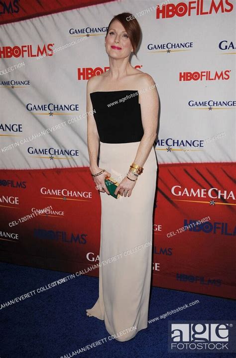 Julianne Moore At Arrivals For Game Change Premiere The Ziegfeld