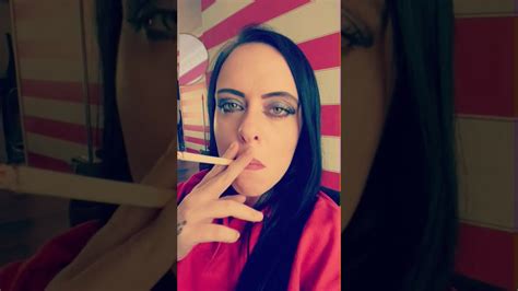 Curvy Inked Girl Tattooed Model Smoking On Cam Smoking Fetish Youtube