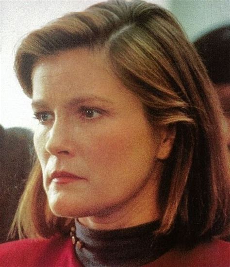 Janeway With Her Original Hairstyle From The Pilot Star Trek