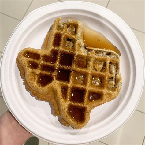 Hotel In Texas Serves Waffles Shapedlike Texas Rmildlyinteresting